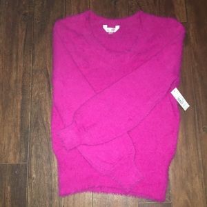 Women’s -Fuschia-100% Nylon V Neck Sweater